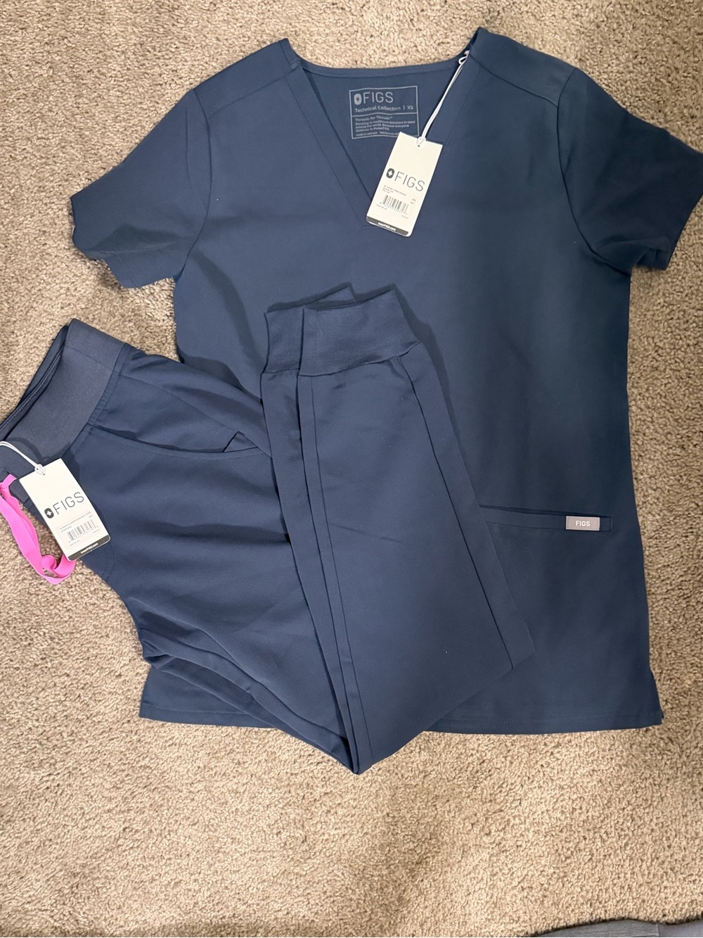 FIGS Women's Navy Scrub Top and Jogger Pants Set